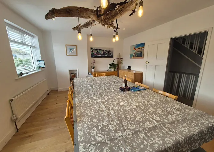 Hidden Gem Near The Beach With Pool Table