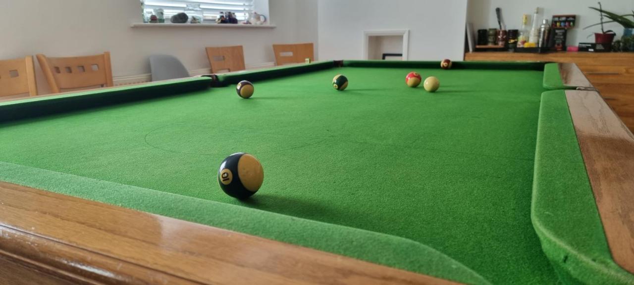 Hébergement de vacances Hidden Gem Near The With Pool Table